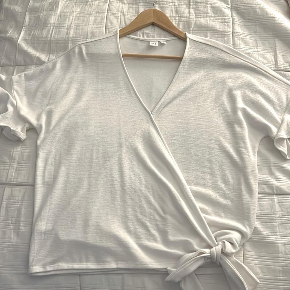 GAP women’s wrap sweater size XL